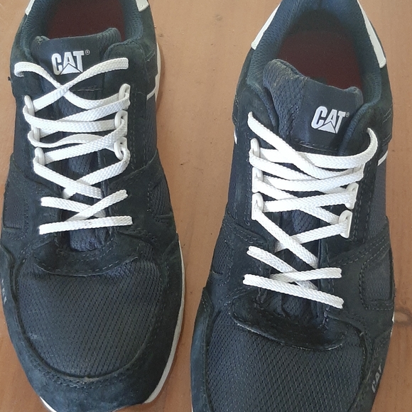 Mens work shows - Picture 1 of 3